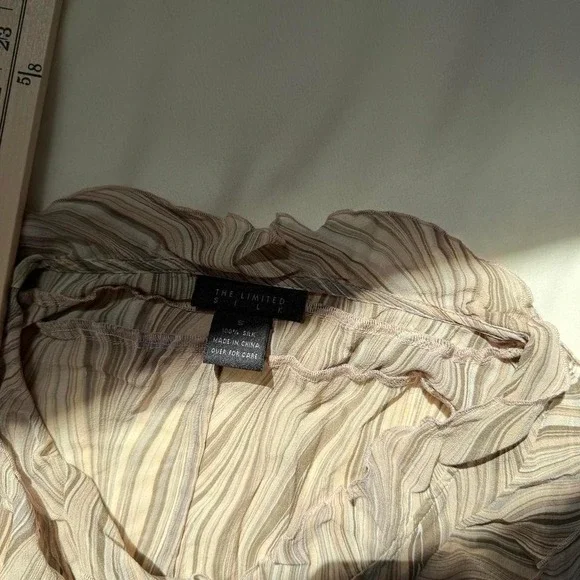 Y2K The Limited beige ruffle silk top size small - Picture 5 of 6